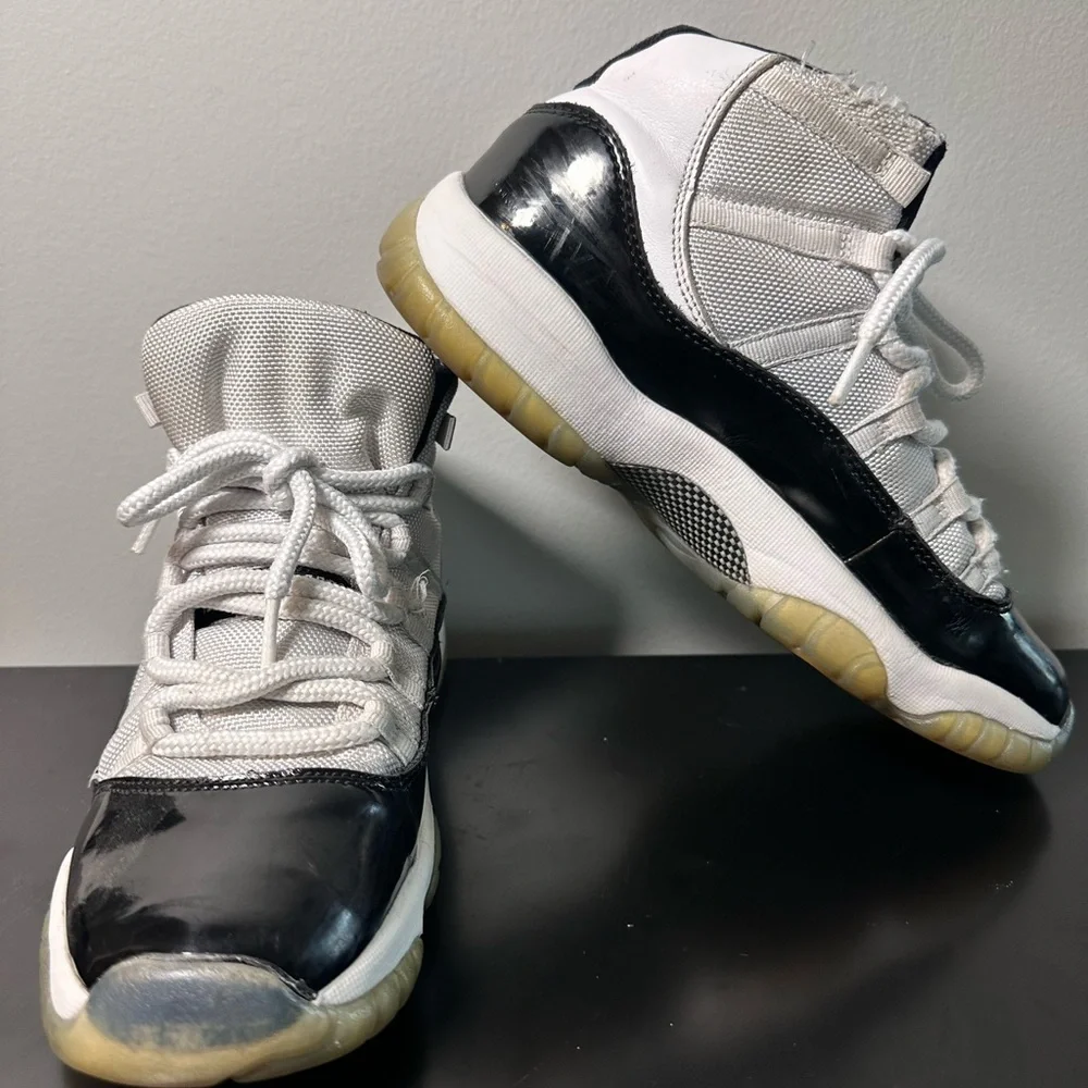 Jordan 11 Retro GS Concord. Size 7Y. Limited edition from 2018.